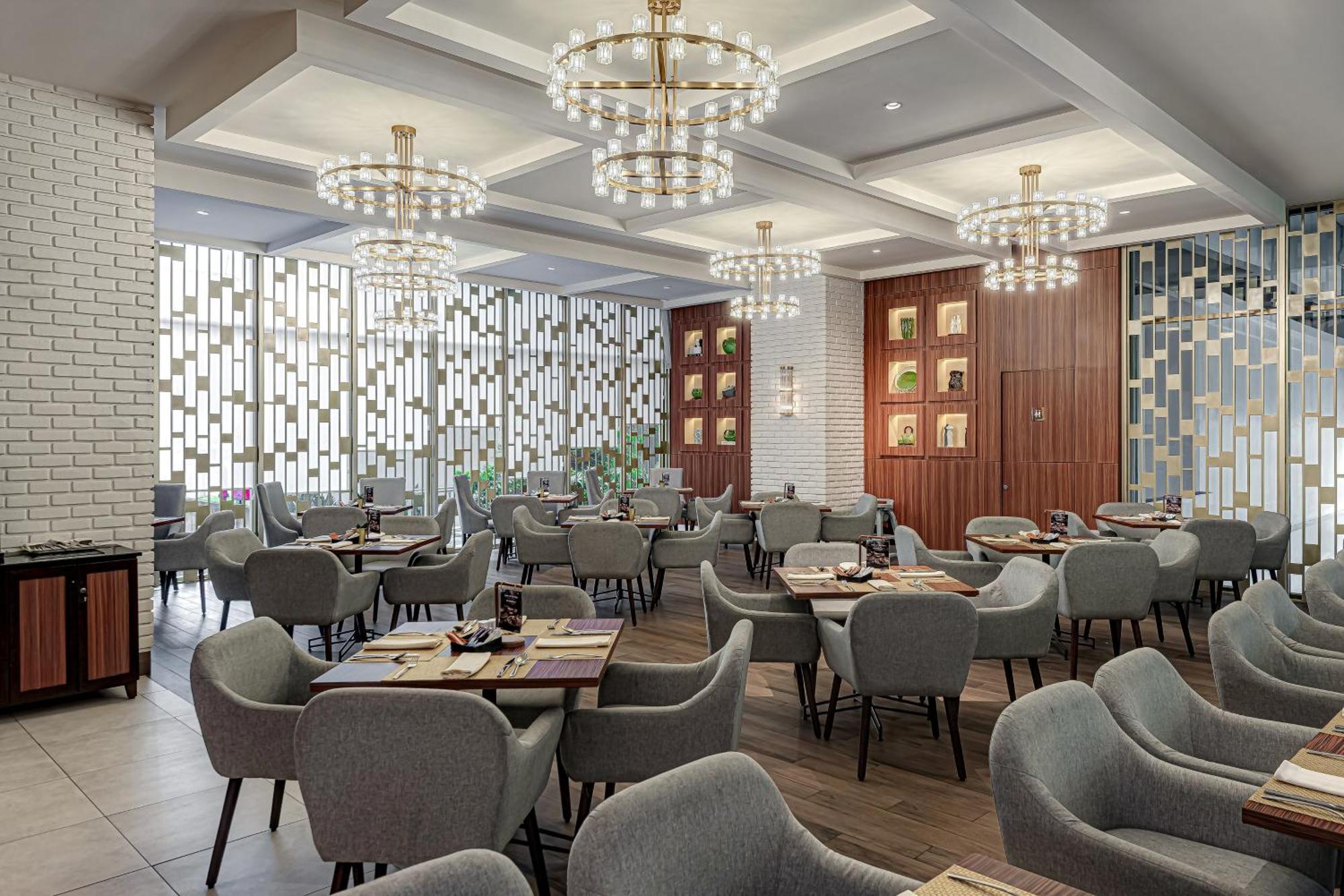 Whiz Luxe Hotel Spazio Сурабая Экстерьер фото