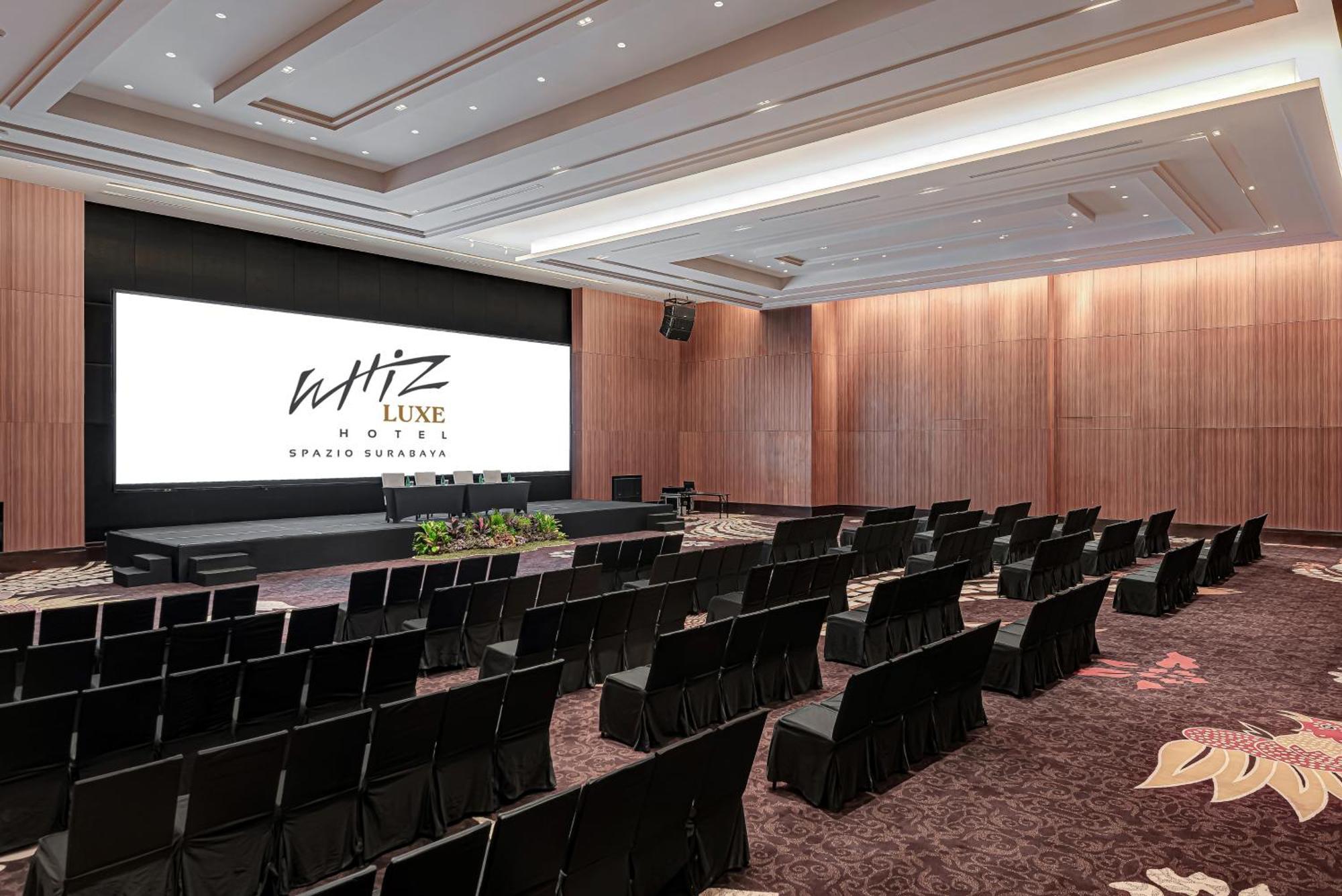Whiz Luxe Hotel Spazio Сурабая Экстерьер фото