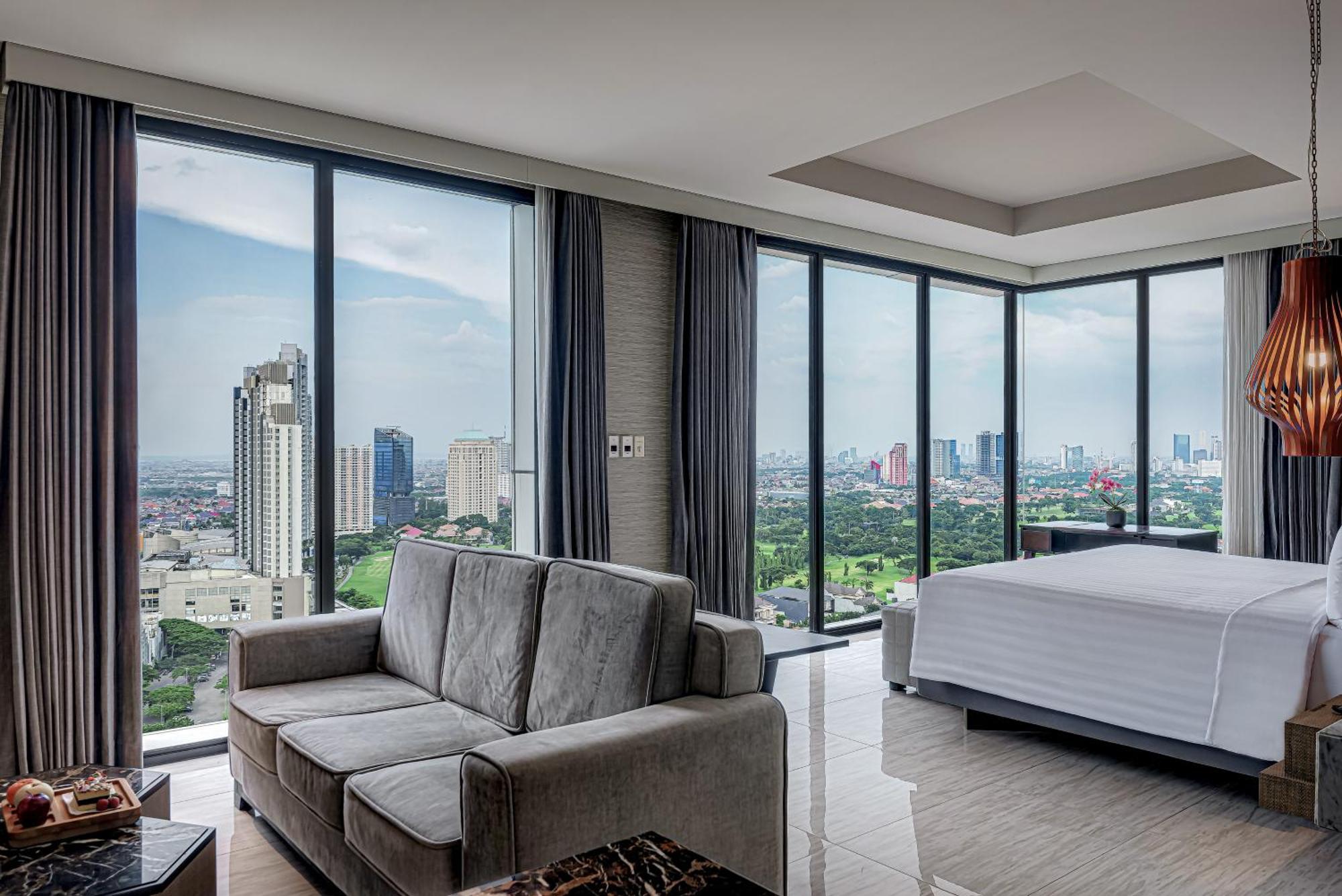 Whiz Luxe Hotel Spazio Сурабая Экстерьер фото