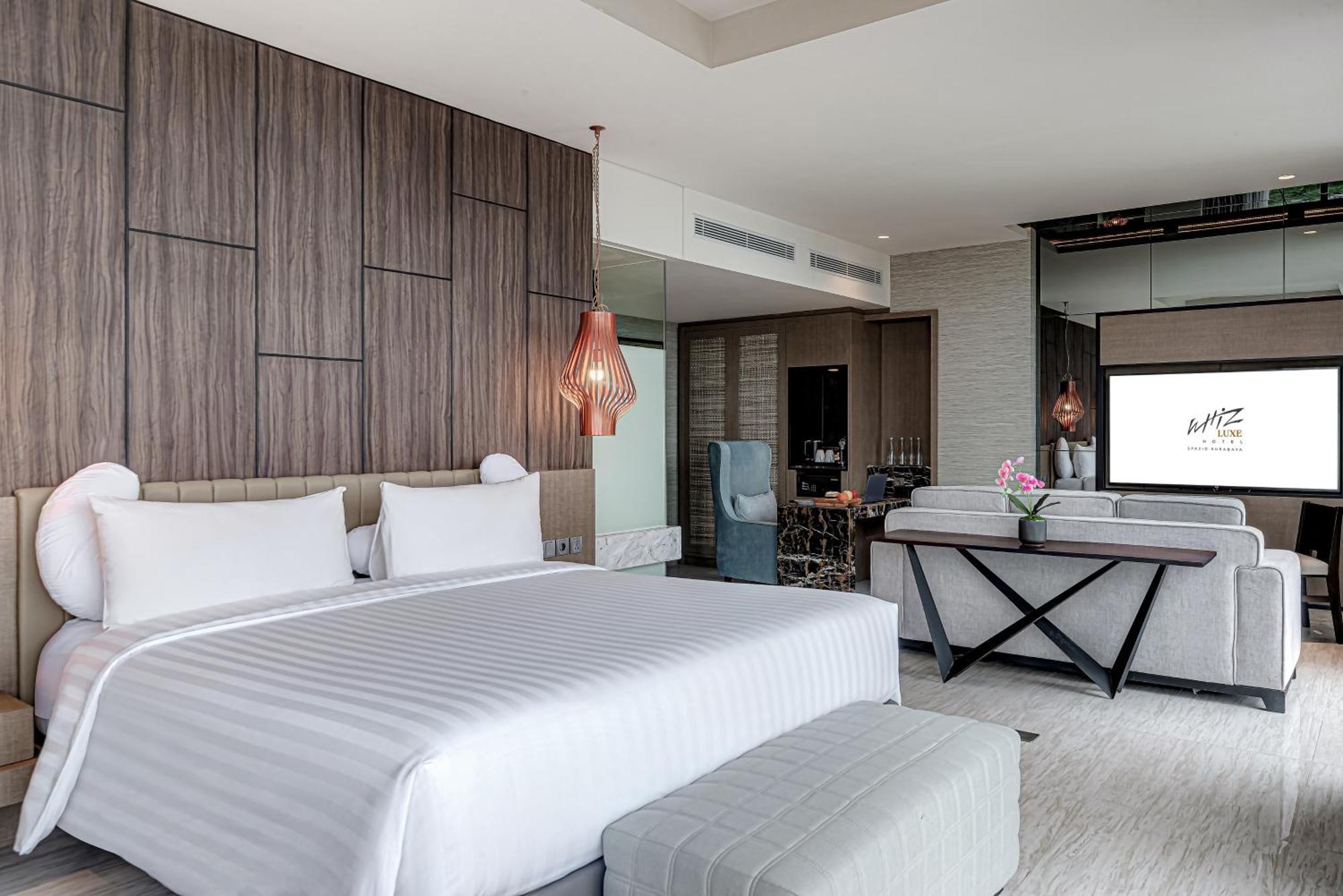 Whiz Luxe Hotel Spazio Сурабая Экстерьер фото